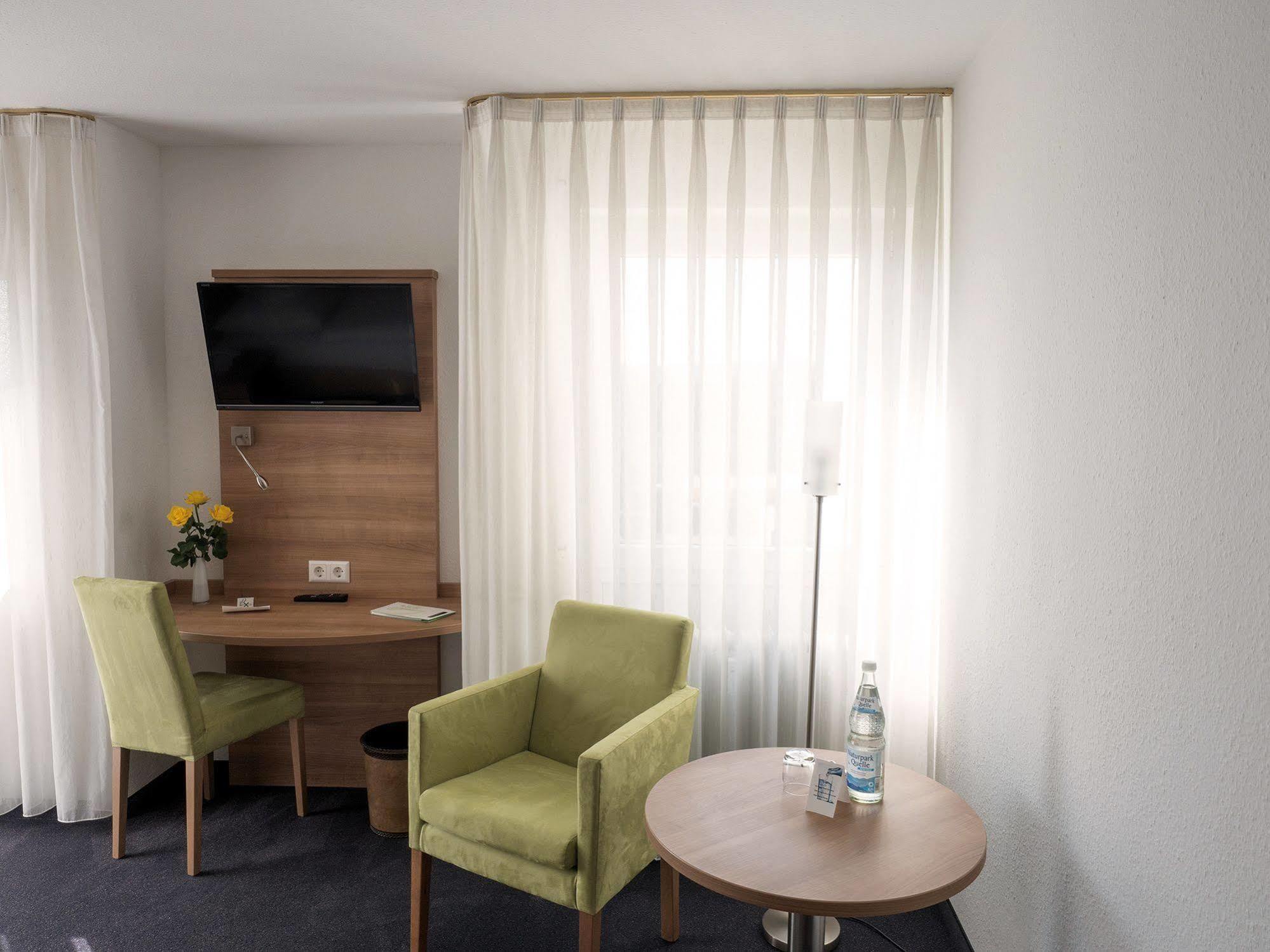 Martins Klause Airport Messe Hotel - Self Check-In - Air Conditioning Leinfelden-Echterdingen Exterior photo
